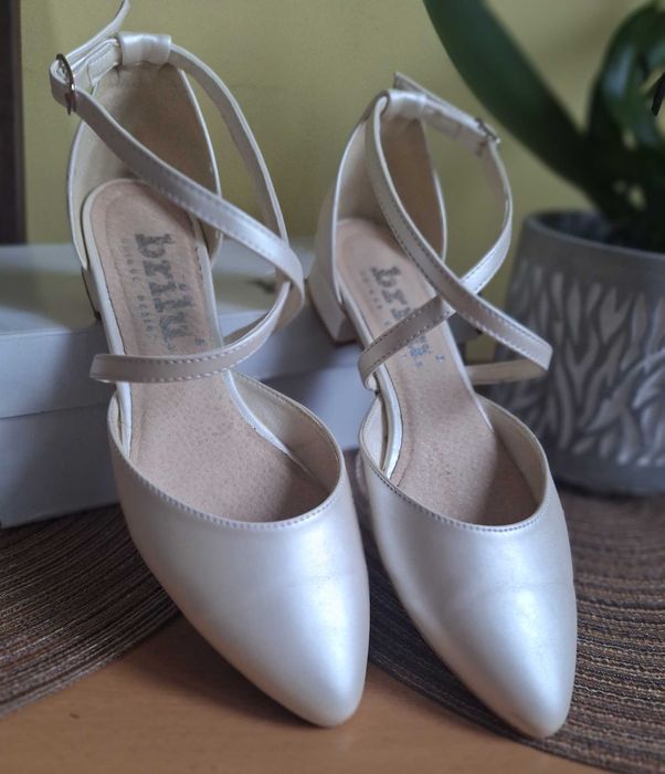 ślubne czółenka Brilu