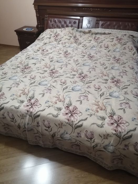 Покрывало на кровать гобеленовое