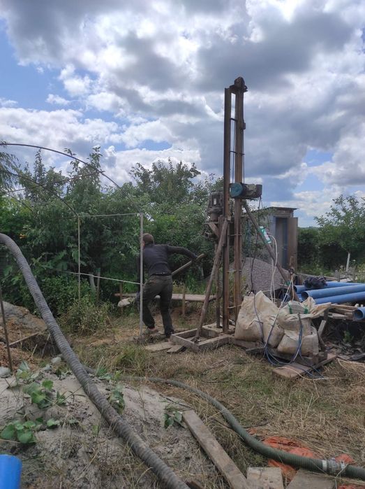 Буріння свердловин по всій Київській області у важкодоступних місцях