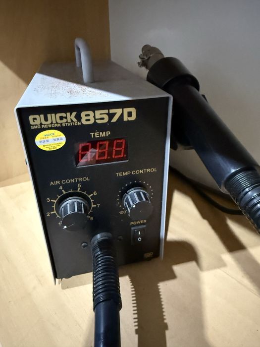 Паяльна станція Quick 857D