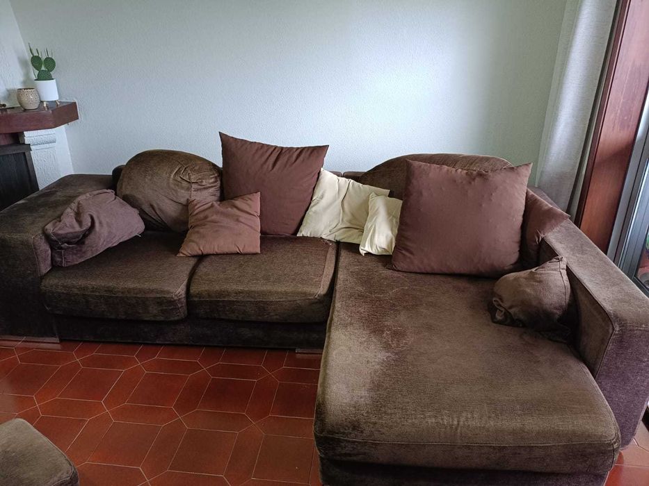 Sofá com chaise long