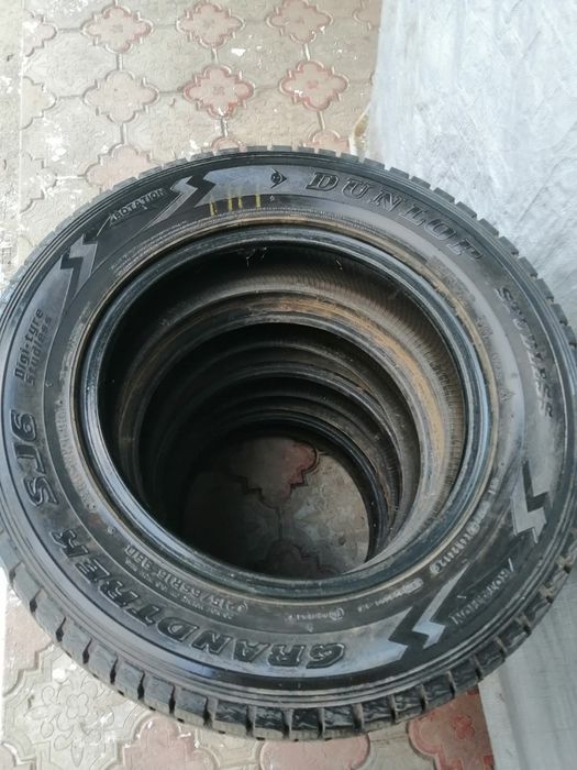 Шини зимні Dunlop GrandTrek SJ6 215/65 R16 98Q Japan  grandtrek 7mm