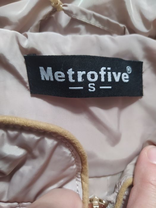 Kurtka wiosenna pikowana beżowa z kieszeniami Metrofive