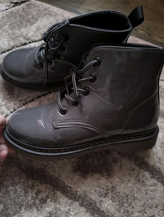 Жіночі короткі боти, різні моделі