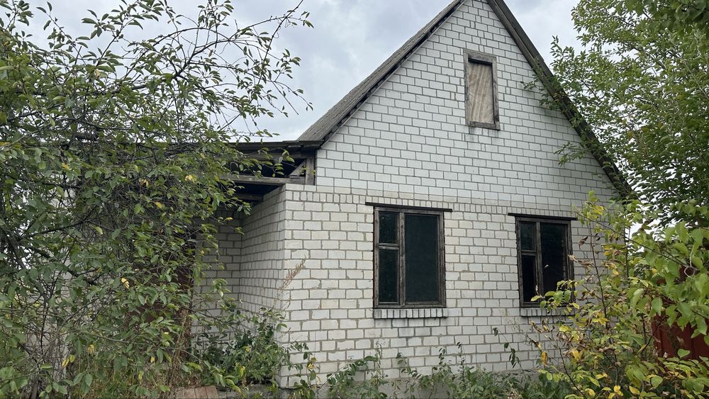 Будинок , дача , Келеберда біля річки Дніпро