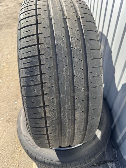 Комплект дисків з літньою резиною 245/45R19