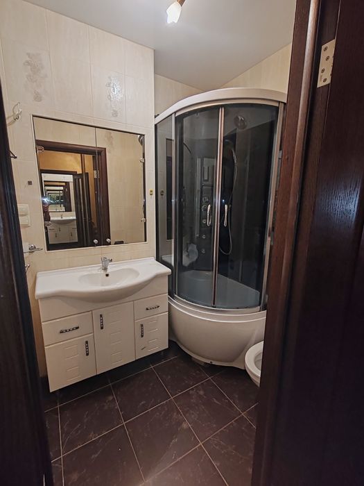 Здається в оренду 4х кімнатна квартира.