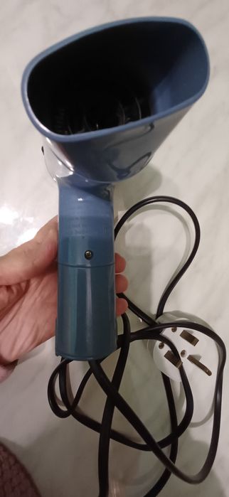 Фен Braun Silencio 1200.
Это модель фена для путешествий от