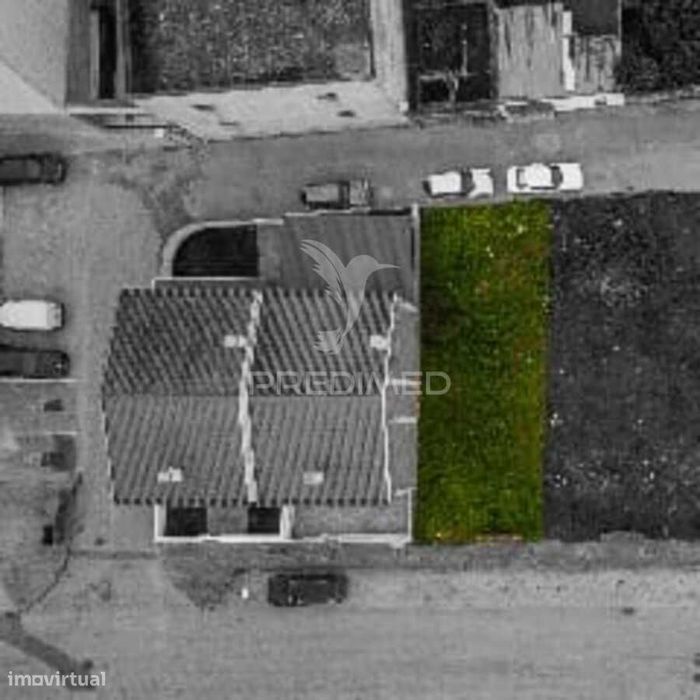 Lote de Terreno Urbano para Moradia T3 com Logradouro, Garagem e Po...