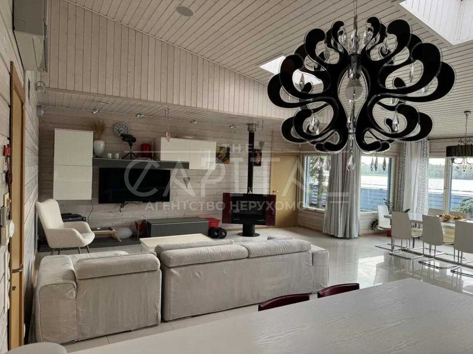 Оренда стильного будинку з басейном