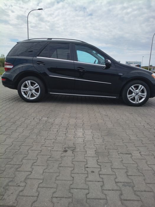 Sprzedam Mercedesa ML350