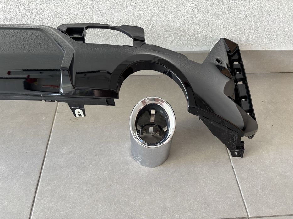 Parachoques BMW 330e 2026 peças traseira (ponteiras, difusor e reforço)