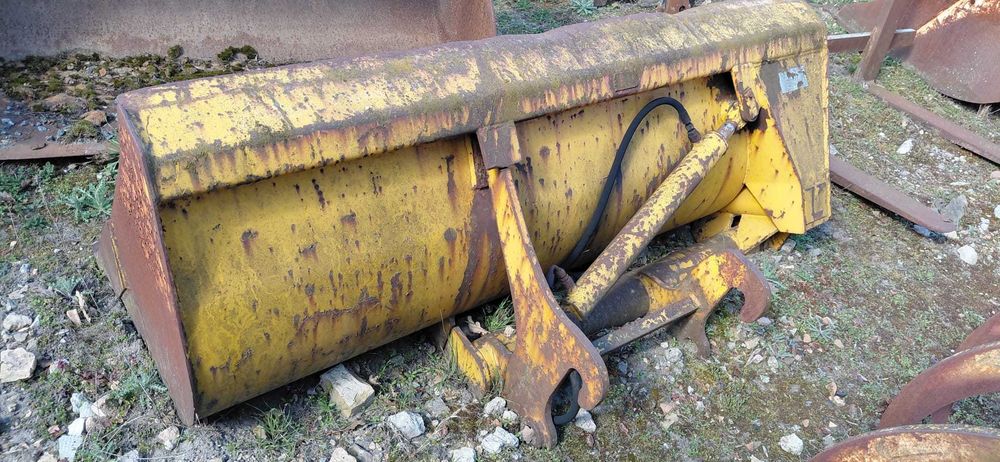Szufla , łyżka z wysypem bocznym Kramer , Komatsu , Liebherr , CAt