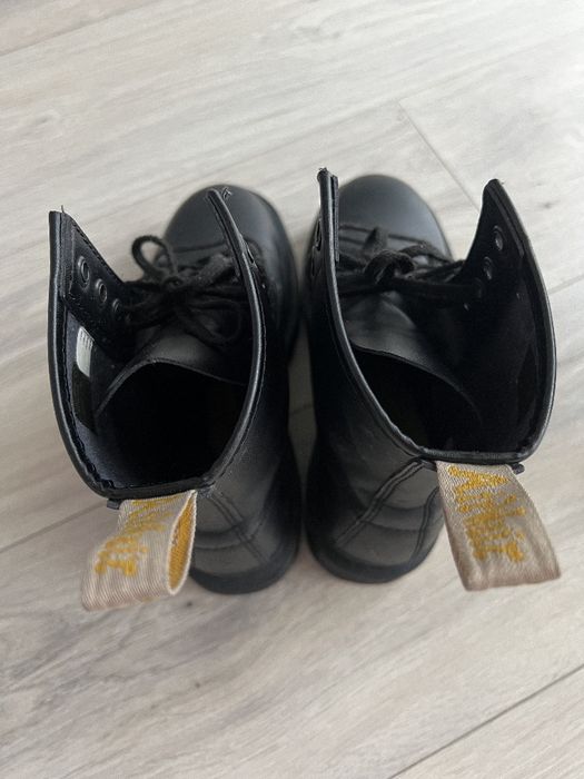 Buty marki dr. Martens, model vegan 1416