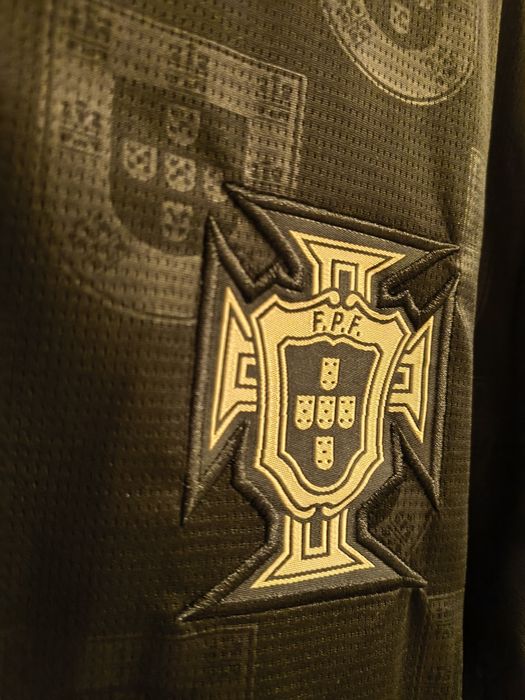 Camisola de Portugal Preta (pantera negra)