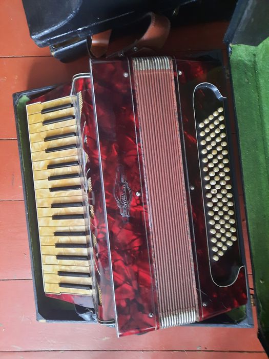 Akordeon  hohner 80 basow