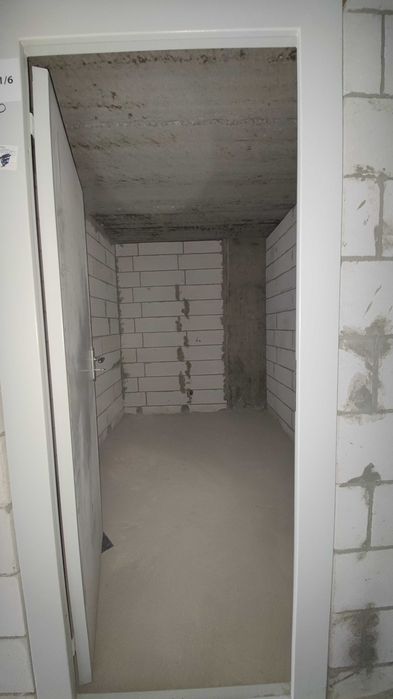 Здам або продам  кладовку-комору 3,9: 4,3: 5.8 м.кв ЖК СОфия Київська