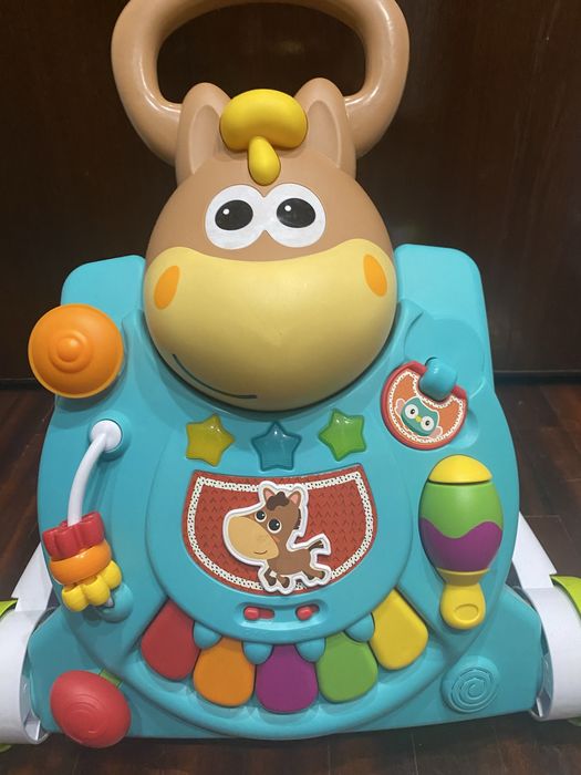 Andador e mesa de atividades 3 em 1