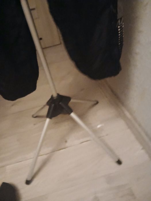 CArne spodnie ala ortalion matowy z czerwonym napisem NIKE R. L
