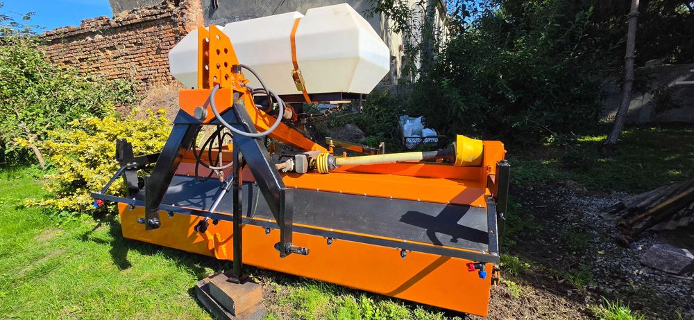 Zamiatarka 2.3m do traktora