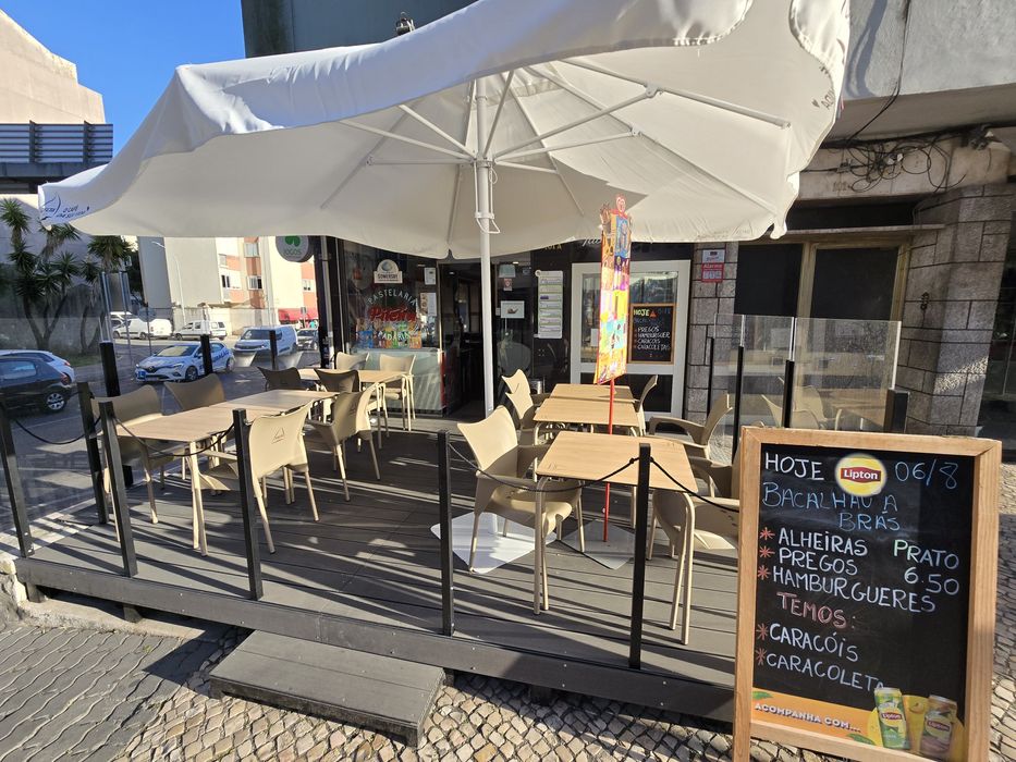 Trespassa-se Pastelaria com jogos Sta casa na Falagueira / Venda Nova