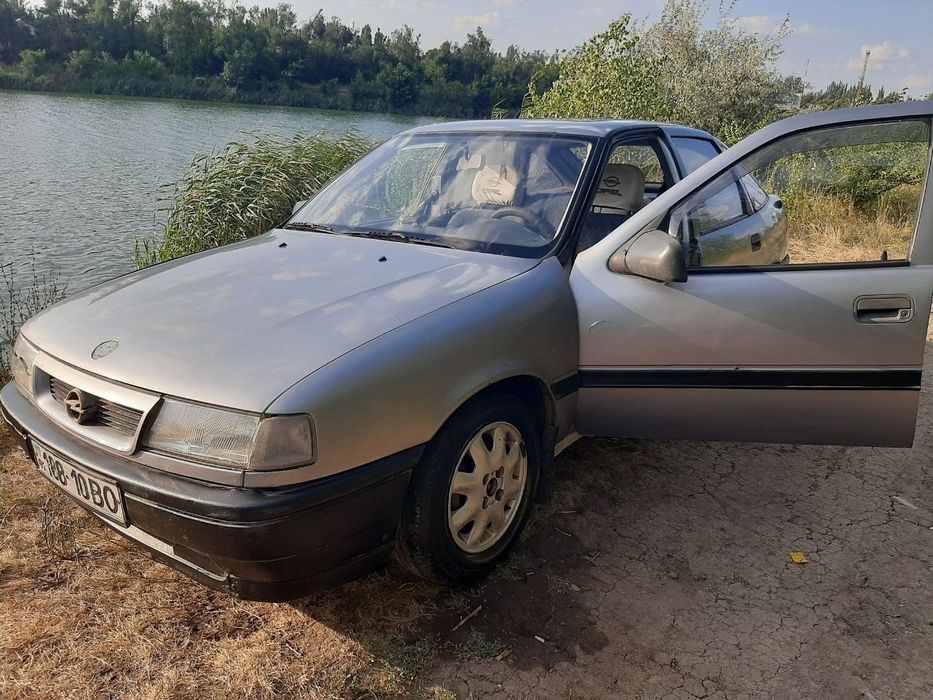 Продам машину опель вектра а