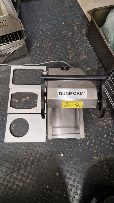 Zgrzewarka do tacek Duniform DF10N – ręczna | zestaw matryc | bardzo d