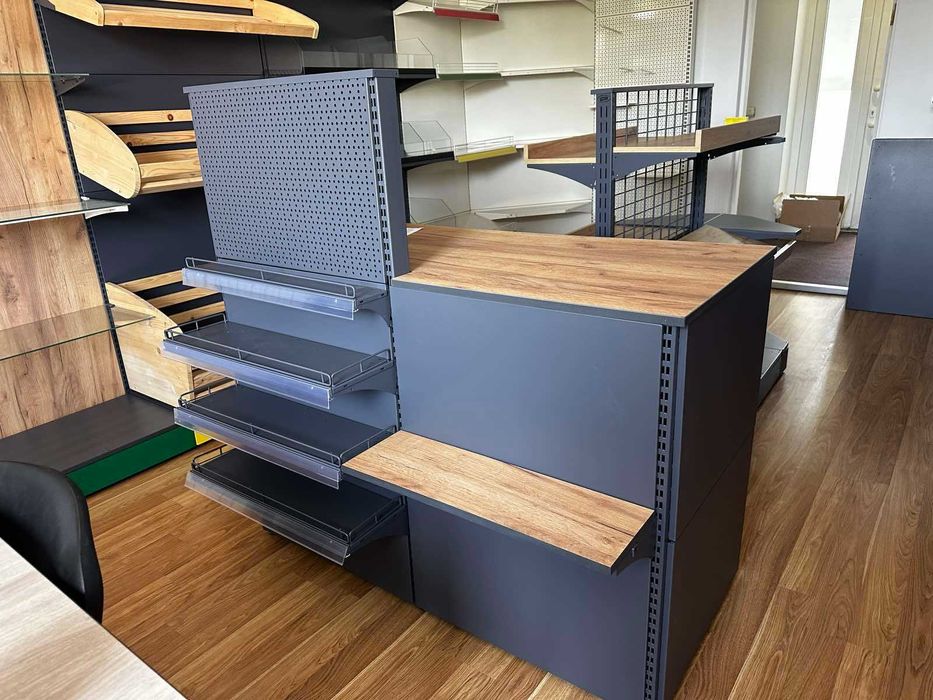 Торгові стелажі. Прилавок каса. Торгове обладнання. Гачки. Вітрини