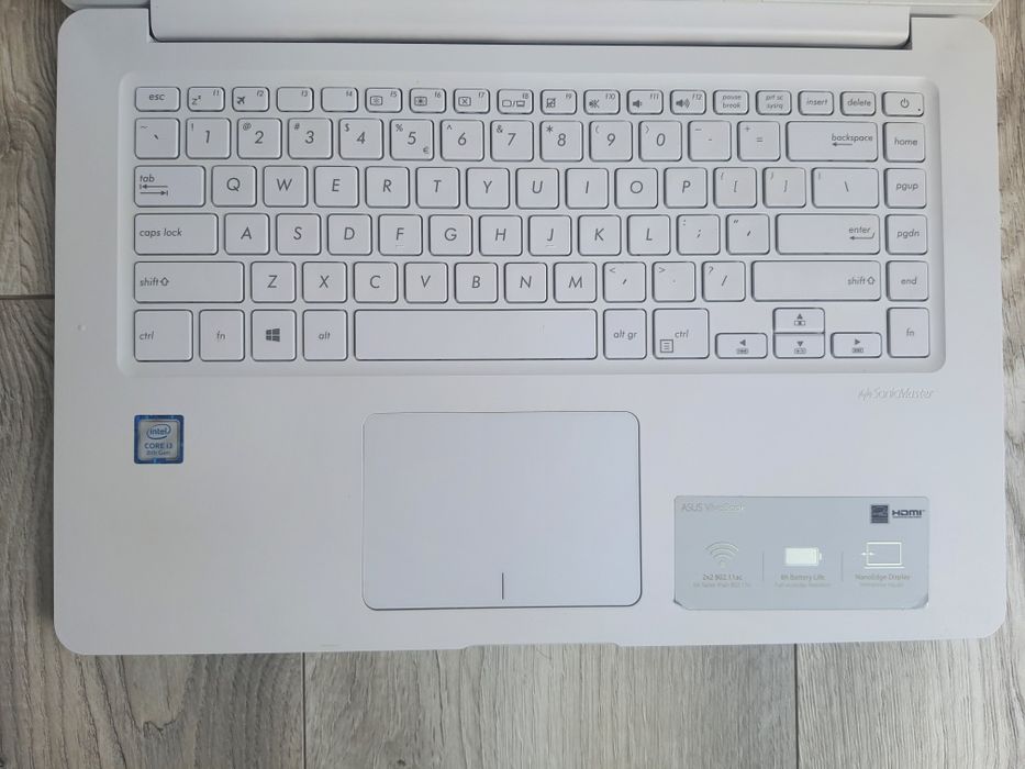 Biały laptop Asus, Intel Core i3, dysk SSD!