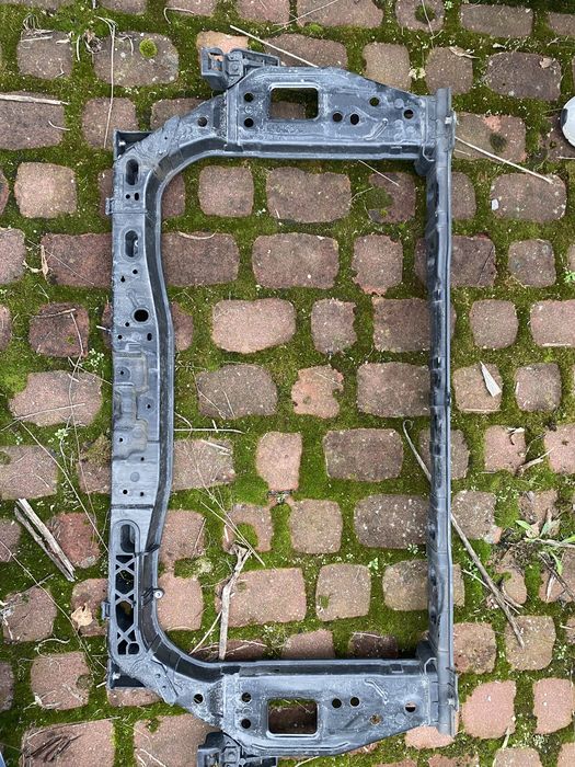 Pas przedni, telewizor Kia rio