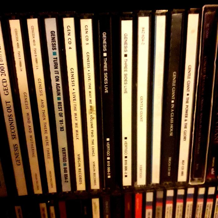 Diversos CD’s de vários grupos / bandas / cantores individuais