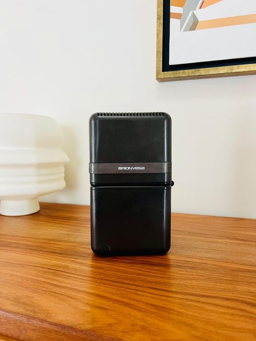 Rádio preto Brionvega cubo - vintage