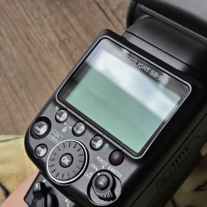Спалах Nikon Speedlight SB-900