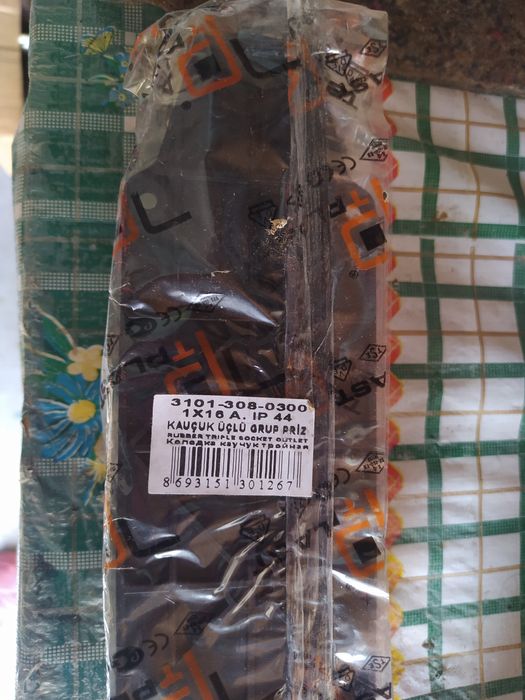 Розетка накладна 3м каучукова із заглушками 2P+PE, 16А, 220V Туреччина