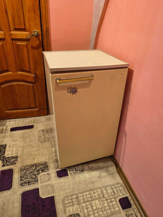 Холодильник в робочому стані