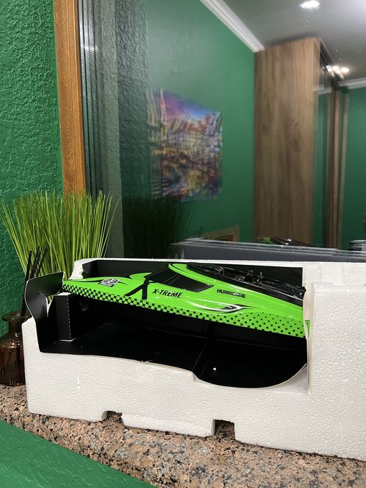 радіокерований катер Revell Control X-TREME  45 км на годину