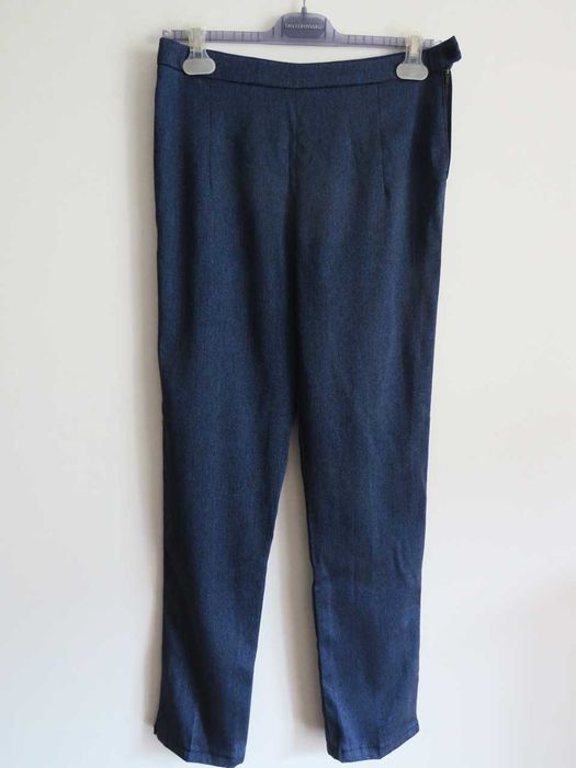 Calças azuis- mulher