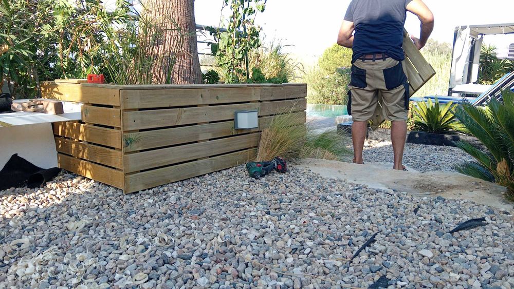 Big 1 Ton Vases-Boxes-Bespoke flower bed vases