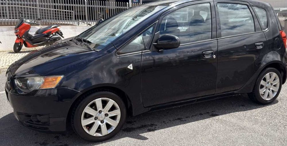 Mitsubishi colt 2009 125kms preto
