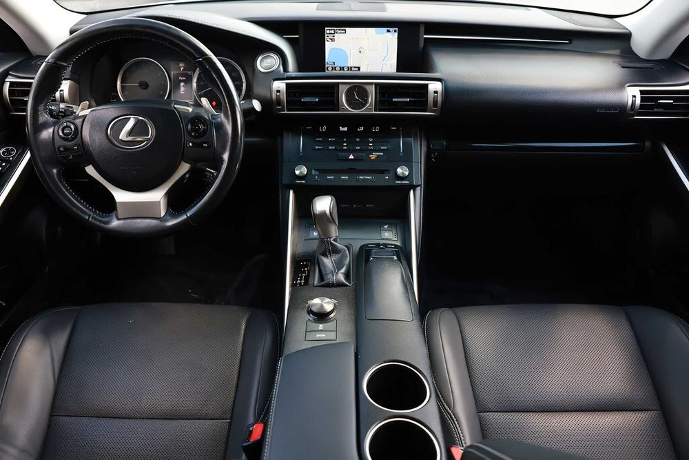 Lexus IS 300      2016