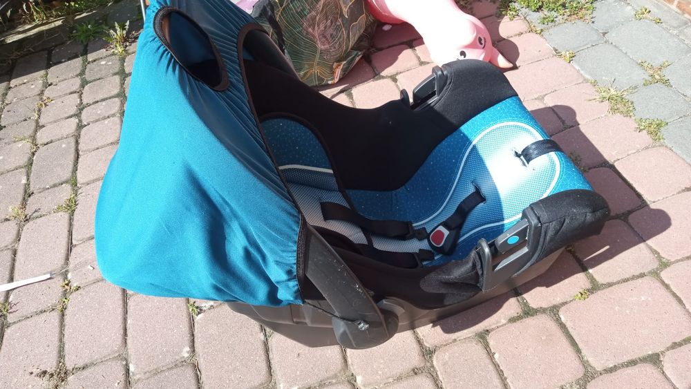 Nosidełko / fotelik samochodowy