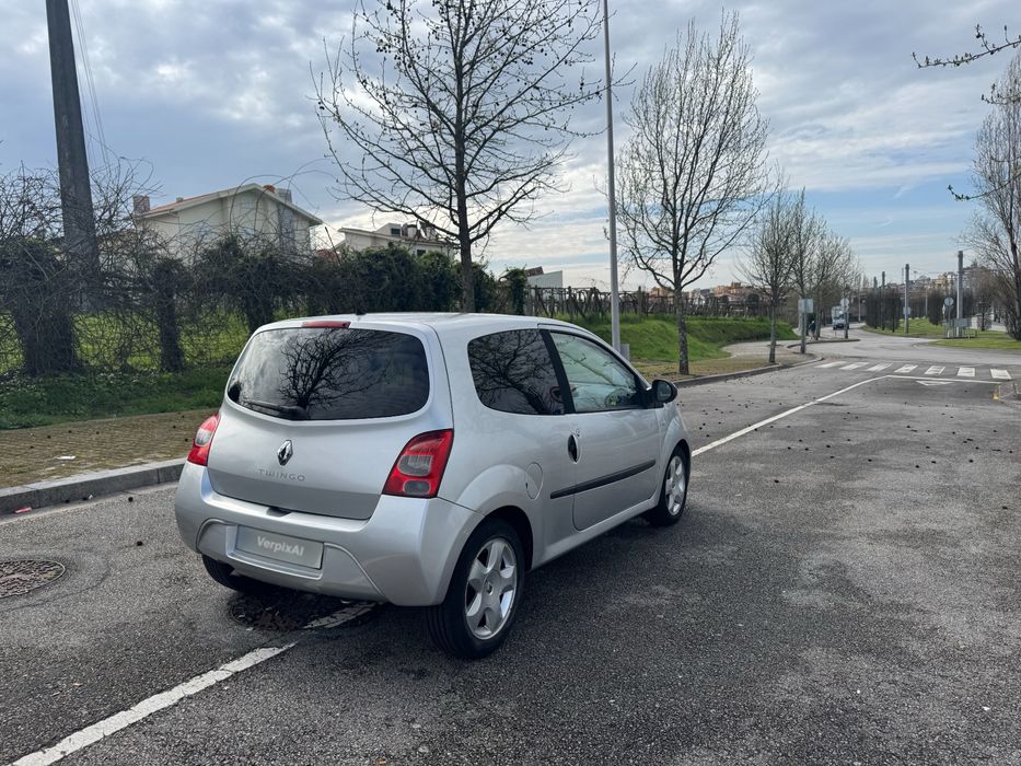 Renault Twingo II 1.2 16v (75 cv)