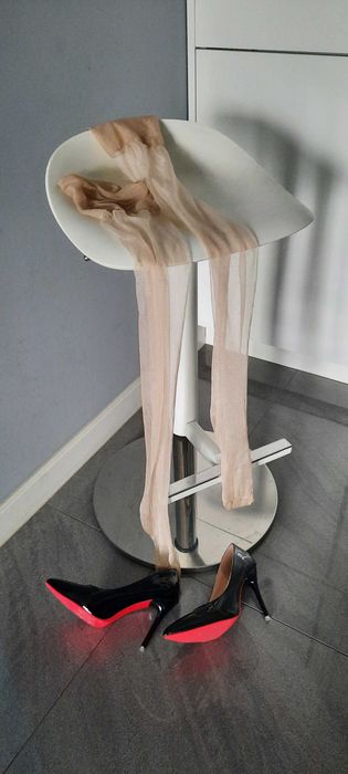 pończochy nylonowe perłowe opalizujące