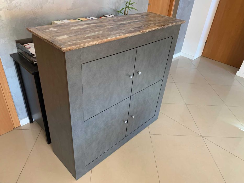 Komoda w kolorze grafitowym