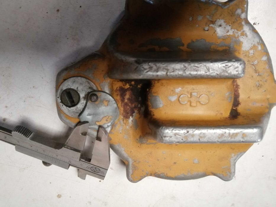 Tampão deposito combustível Komatsu