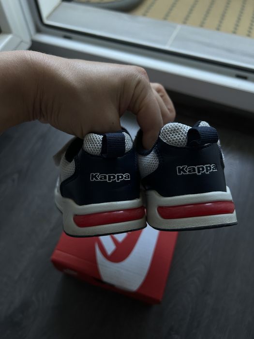 Продам дитячі  кросівки Kappa 28 р