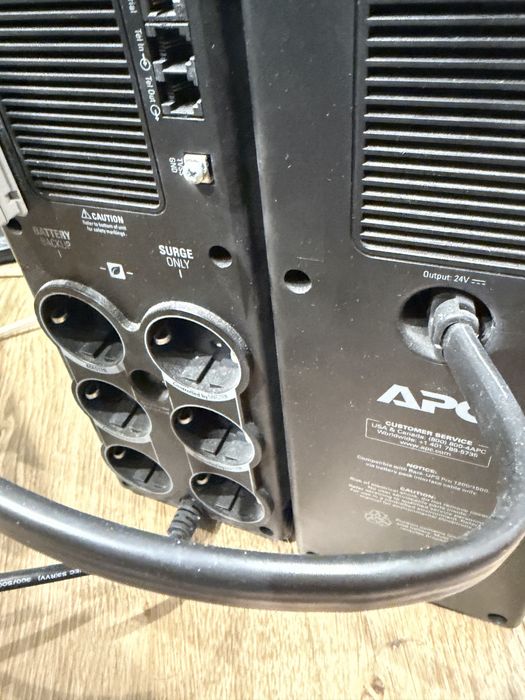 APC Back-UPS PRO 1500 + APC Battery Pack