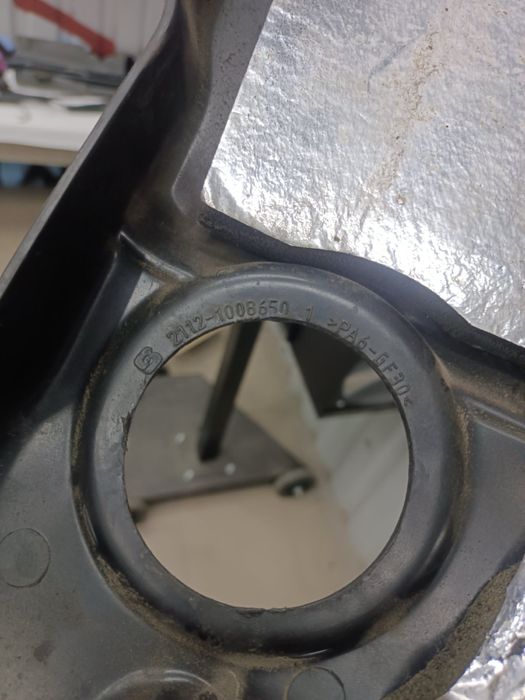 Крышка двигателя ваз 2110 2111 2112