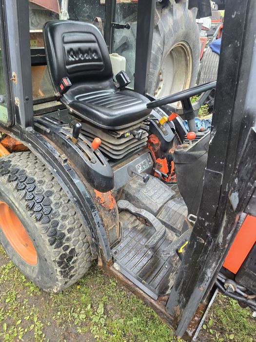 Trakoterek kubota b2530