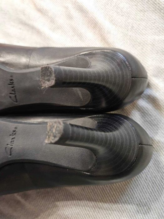 Czarne czółenka skórzane Clarks nowe rozmiar 37